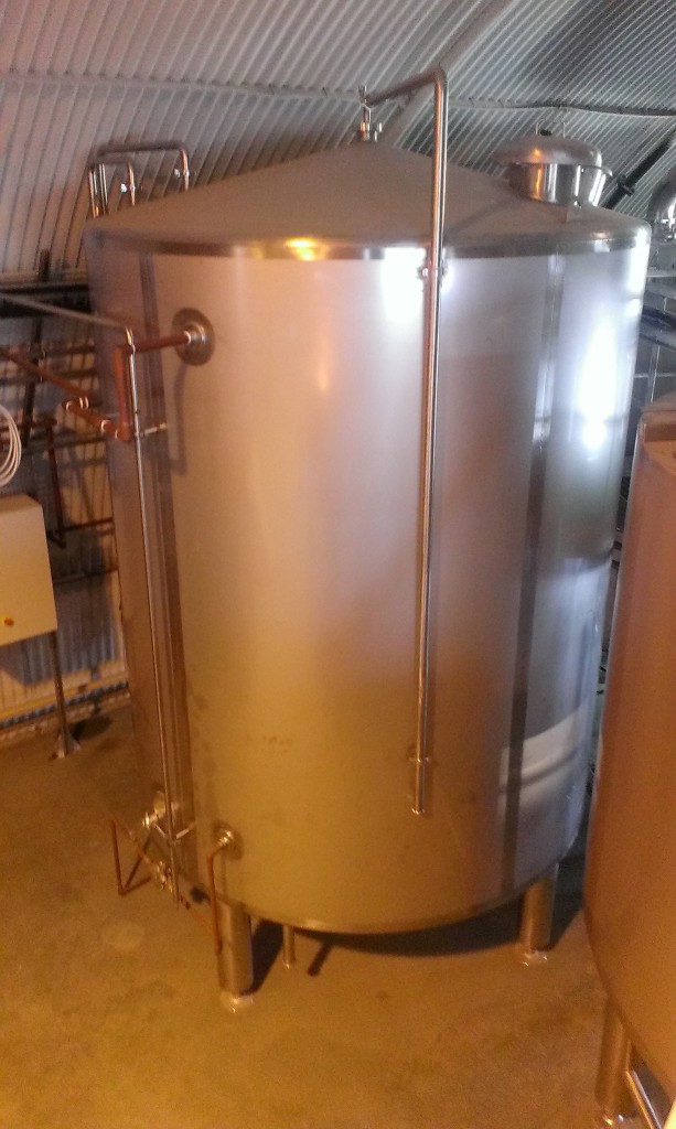Vertical Liquor Tank